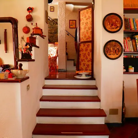 Casa Emilia Cinque Terre Carro